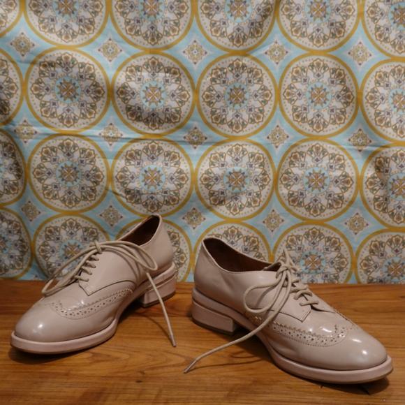 JEFFREY CAMPBELL Townie Nude Smooth Leather Wingtip Oxfords, size 6.5 - Picture 3 of 8